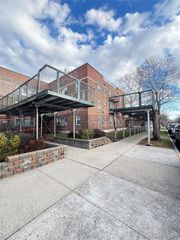 68-09 138th Street 2B, Flushing, NY 11367