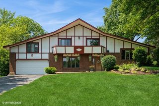 8N530 Gingerwood Lane, Elgin, IL 60124