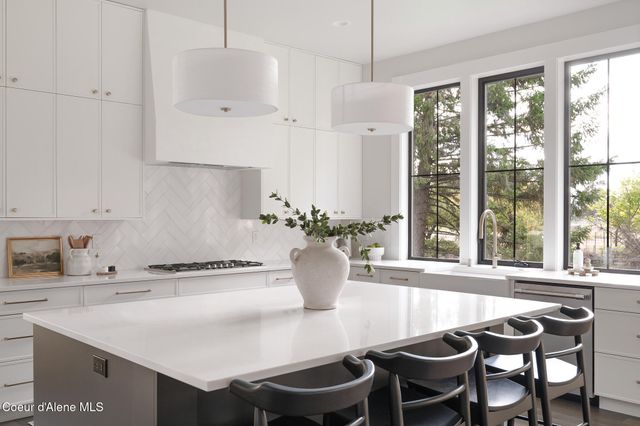 2114 W Boyles Ave, Hayden, ID 83835