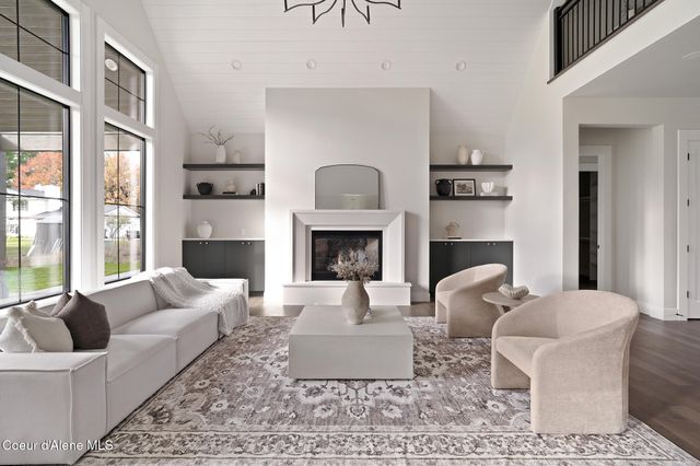 2114 W Boyles Ave, Hayden, ID 83835