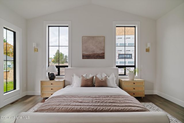 2114 W Boyles Ave, Hayden, ID 83835