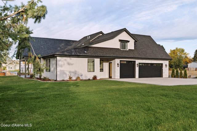 2114 W Boyles Ave, Hayden, ID 83835