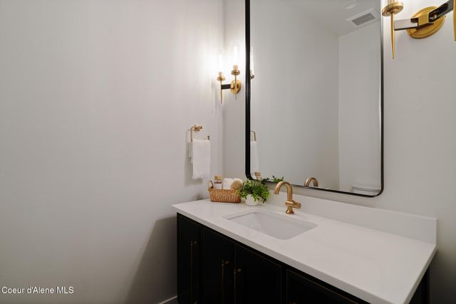 2114 W Boyles Ave, Hayden, ID 83835