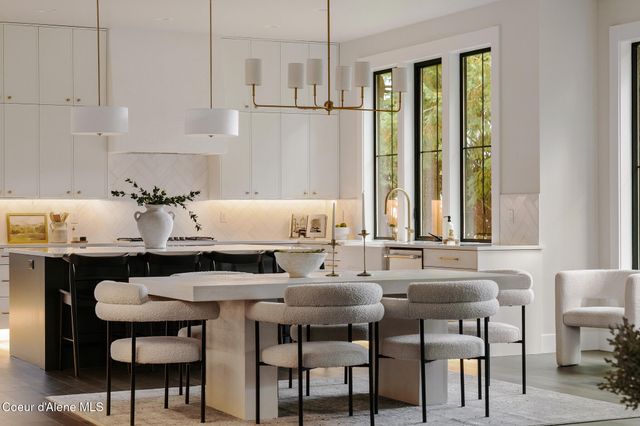 2114 W Boyles Ave, Hayden, ID 83835