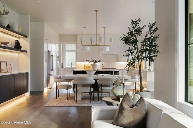 2114 W Boyles Ave, Hayden, ID 83835