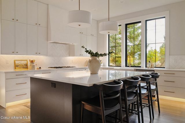 2114 W Boyles Ave, Hayden, ID 83835