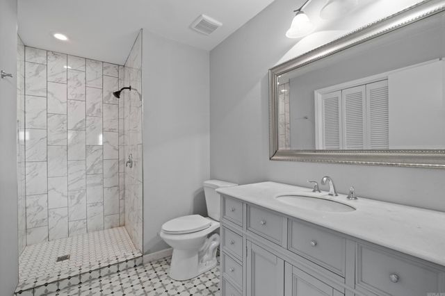 23 Crownpoint Road, Little Rock, AR 72227