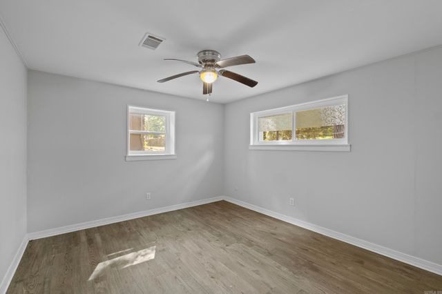 23 Crownpoint Road, Little Rock, AR 72227