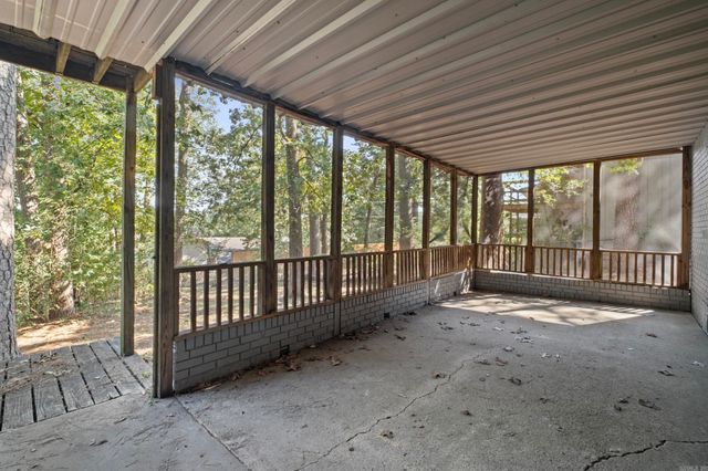 23 Crownpoint Road, Little Rock, AR 72227