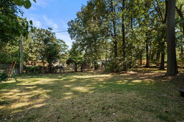 23 Crownpoint Road, Little Rock, AR 72227