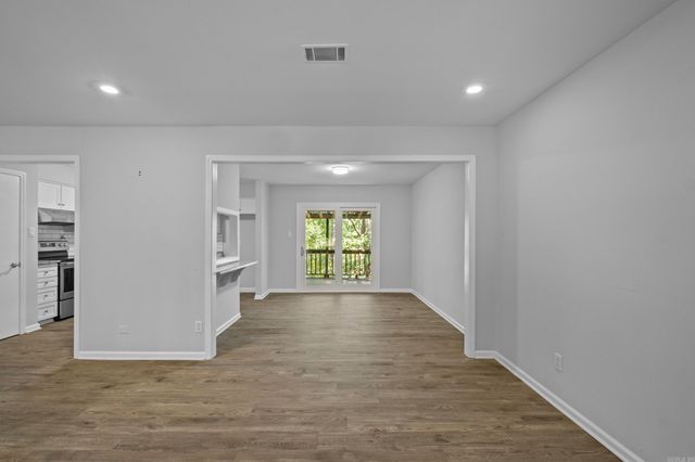23 Crownpoint Road, Little Rock, AR 72227