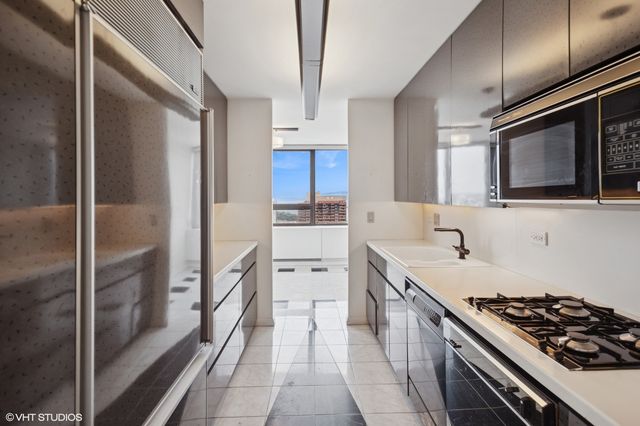 2800 N Lake Shore Drive 4117, Chicago, IL 60657