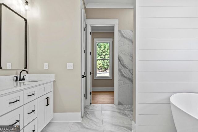 1320 A Lake Drive, Greensboro, GA 30642