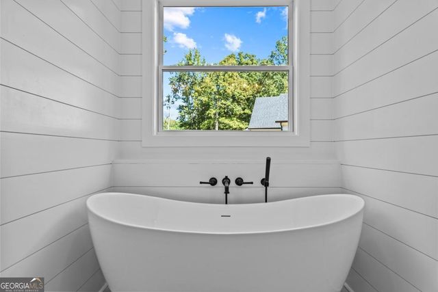 1320 A Lake Drive, Greensboro, GA 30642