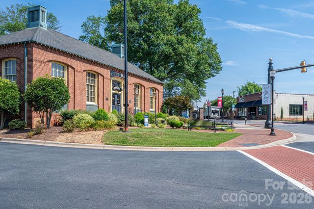 6024 Headlands Court, Belmont, NC 28012