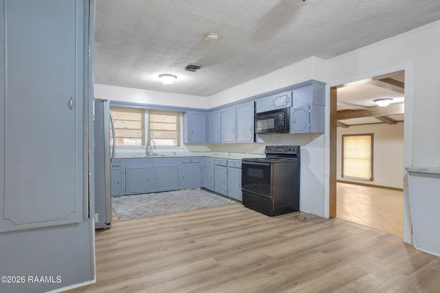 711 Maumus Street, New Iberia, LA 70560