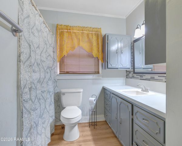 711 Maumus Street, New Iberia, LA 70560