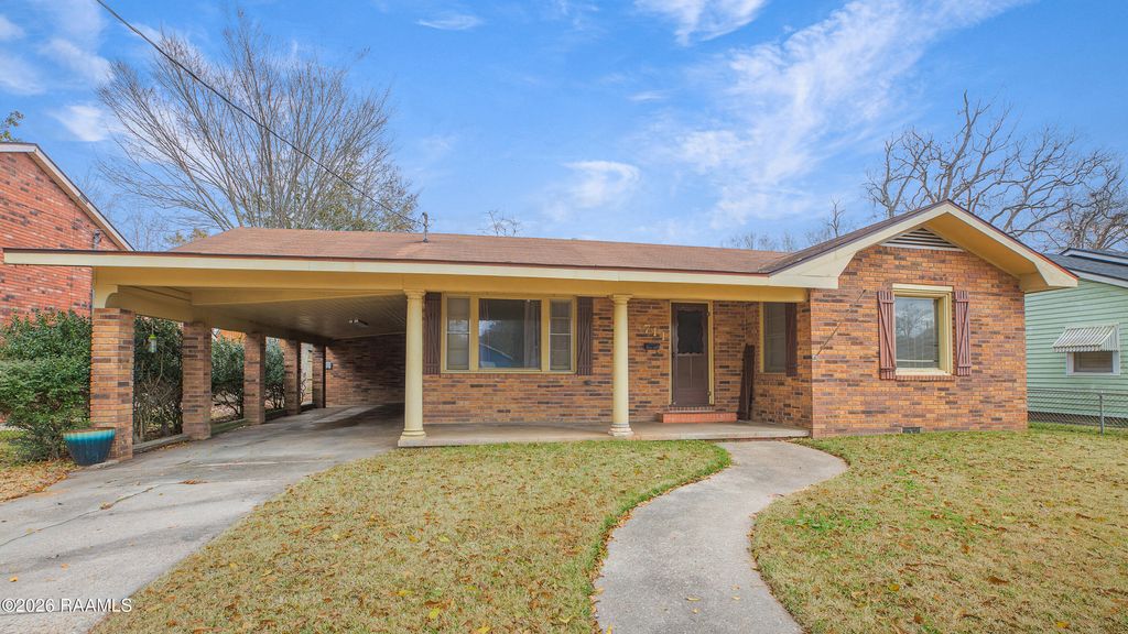 711 Maumus Street, New Iberia, LA 70560