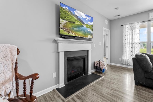 7807 Pineland Ridge Pass, Louisville, KY 40229