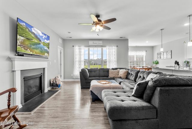 7807 Pineland Ridge Pass, Louisville, KY 40229