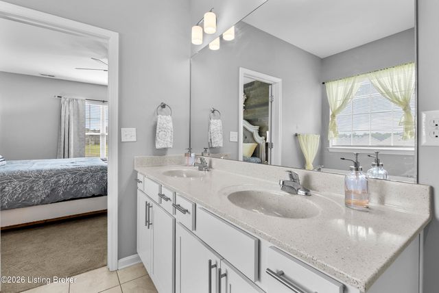 7807 Pineland Ridge Pass, Louisville, KY 40229