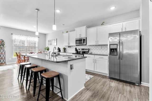 7807 Pineland Ridge Pass, Louisville, KY 40229
