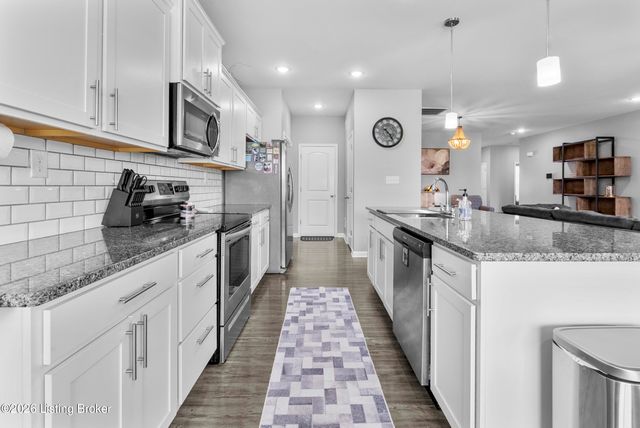 7807 Pineland Ridge Pass, Louisville, KY 40229