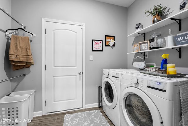 7807 Pineland Ridge Pass, Louisville, KY 40229