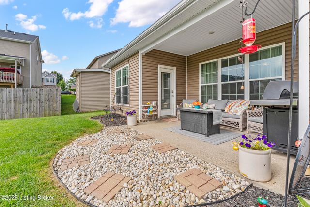 7807 Pineland Ridge Pass, Louisville, KY 40229