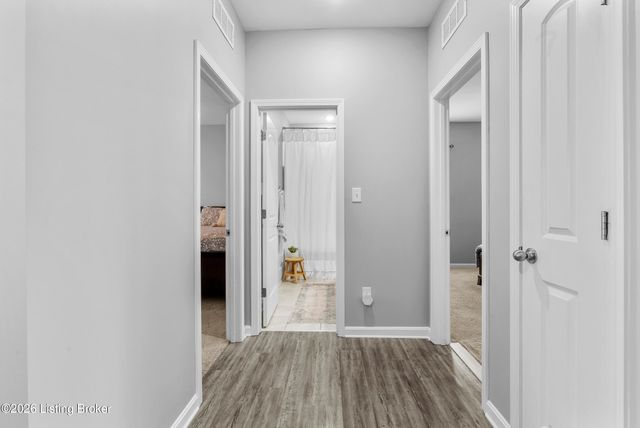 7807 Pineland Ridge Pass, Louisville, KY 40229