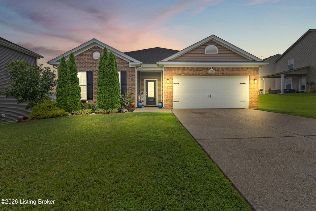 7807 Pineland Ridge Pass, Louisville, KY 40229