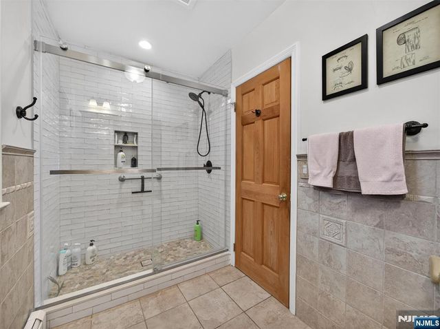 108 9th Avenue, Hawthorne, NJ 07506