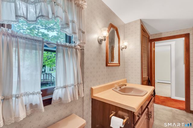 350 High Street, Torrington, CT 06790