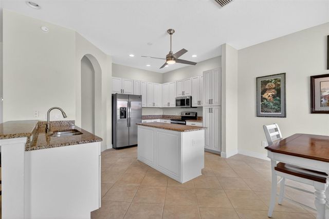 10180 LAKE MIONA WAY, Oxford, FL 34484