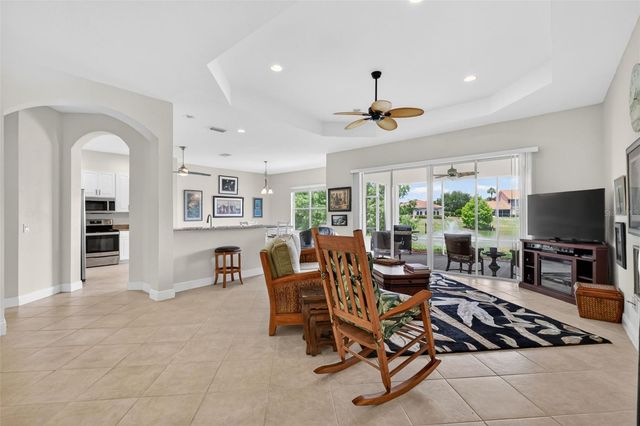 10180 LAKE MIONA WAY, Oxford, FL 34484