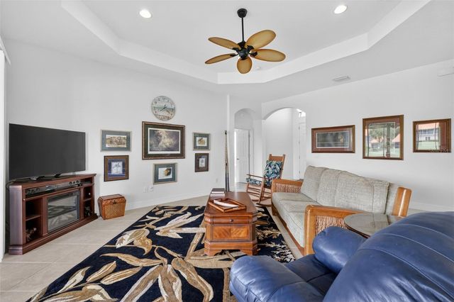 10180 LAKE MIONA WAY, Oxford, FL 34484