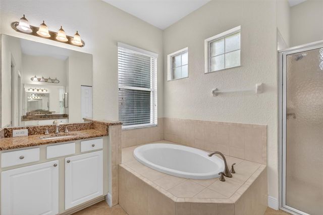 10180 LAKE MIONA WAY, Oxford, FL 34484