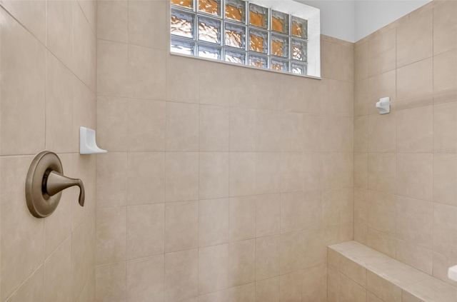 10180 LAKE MIONA WAY, Oxford, FL 34484