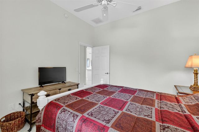 10180 LAKE MIONA WAY, Oxford, FL 34484