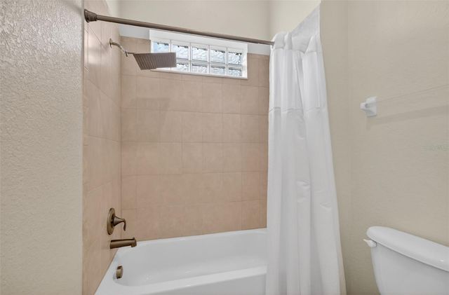 10180 LAKE MIONA WAY, Oxford, FL 34484