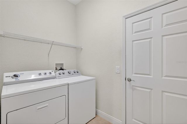 10180 LAKE MIONA WAY, Oxford, FL 34484