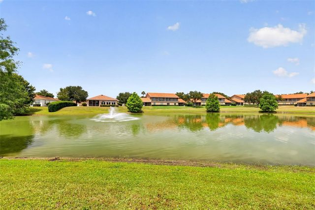 10180 LAKE MIONA WAY, Oxford, FL 34484