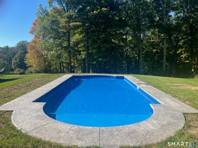 12 Red Oak Drive, Killingly, CT 06239