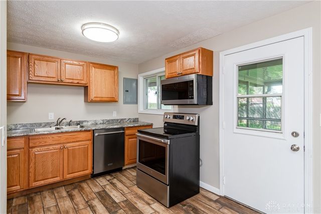 5415 Mangold Drive, Huber Heights, OH 45424