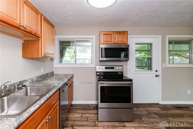 5415 Mangold Drive, Huber Heights, OH 45424