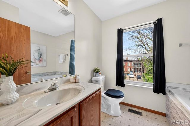 2813 Caroline Street, St Louis, MO 63104