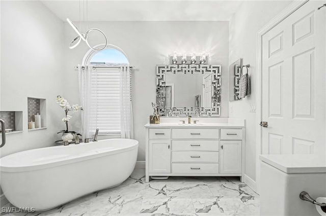 4908 Sedgewood LN, Naples, FL 34112