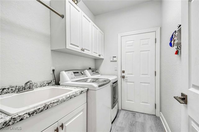 4908 Sedgewood LN, Naples, FL 34112