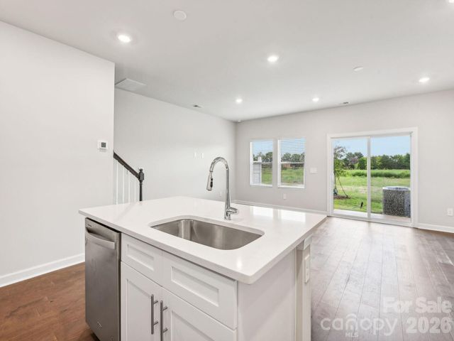 9040 Foggy Brook Loop, Charlotte, NC 28216