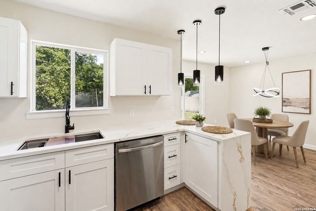 504 Willow Dr, Converse, TX 78109